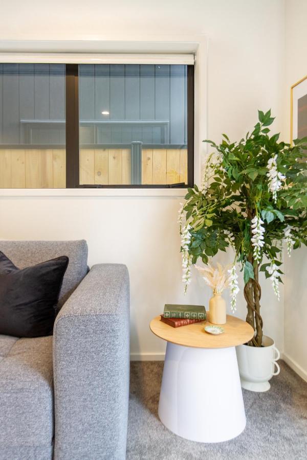 Cashel Street Hideaway 2 Bed 2 Bath Apartment ไครสต์เชิร์ช ภายนอก รูปภาพ