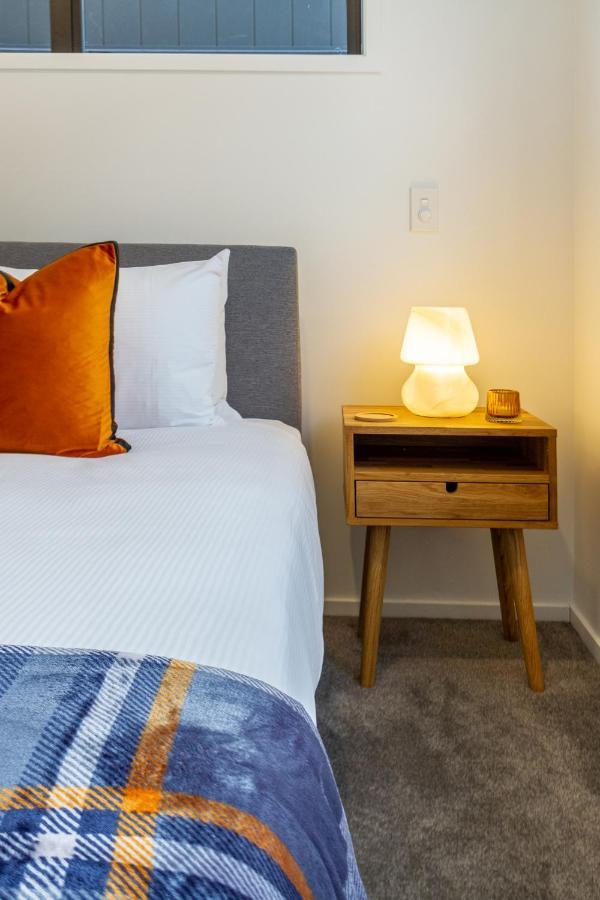 Cashel Street Hideaway 2 Bed 2 Bath Apartment ไครสต์เชิร์ช ภายนอก รูปภาพ