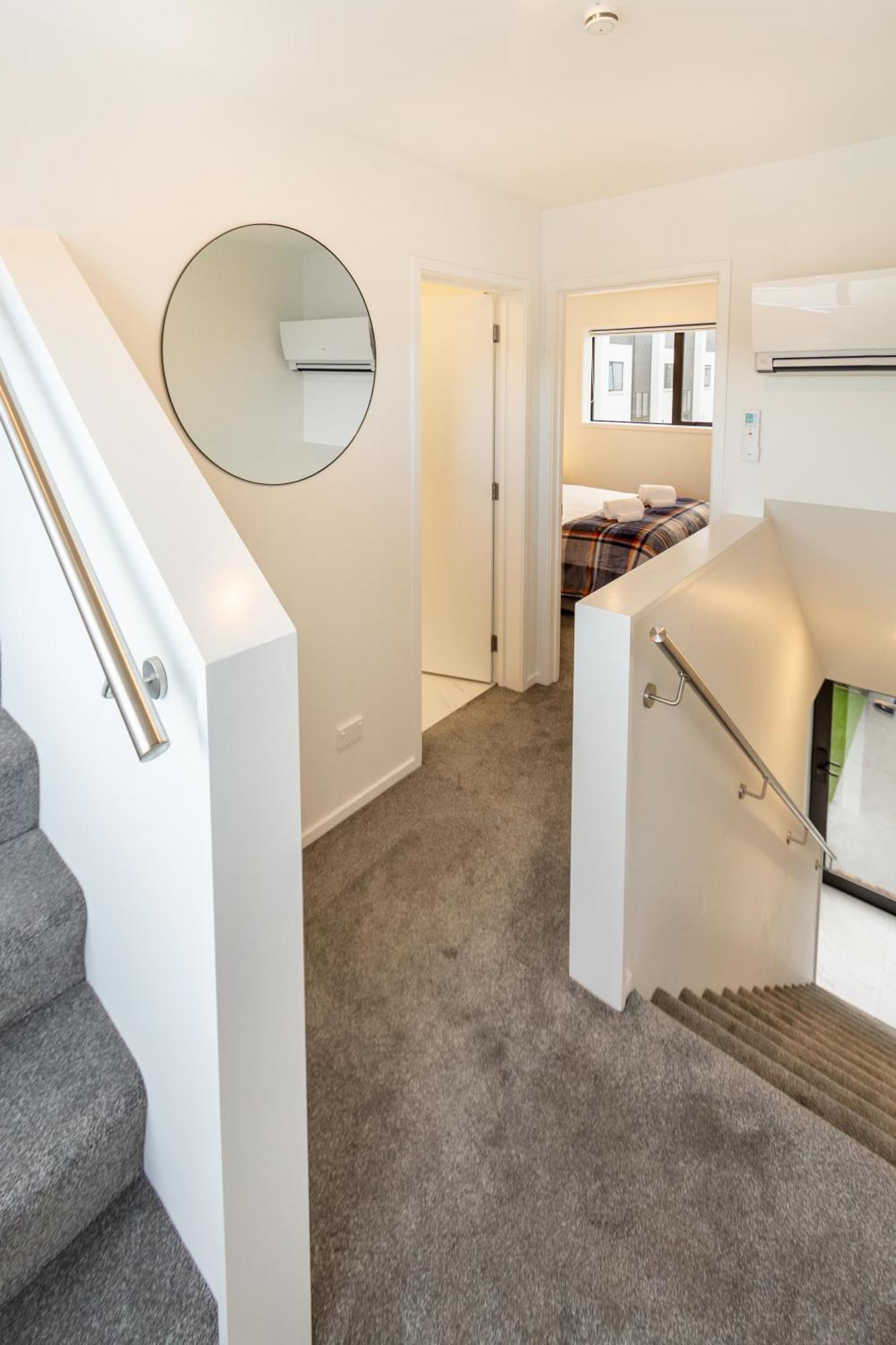 Cashel Street Hideaway 2 Bed 2 Bath Apartment ไครสต์เชิร์ช ภายนอก รูปภาพ