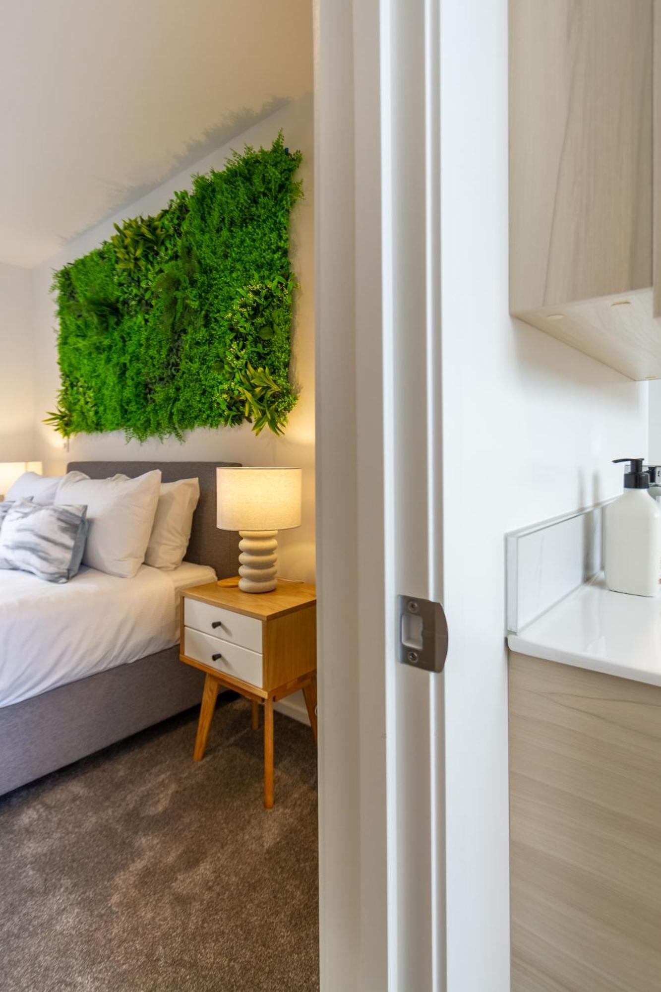 Cashel Street Hideaway 2 Bed 2 Bath Apartment ไครสต์เชิร์ช ภายนอก รูปภาพ