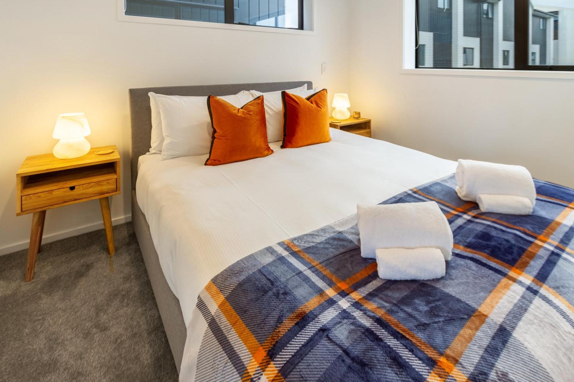 Cashel Street Hideaway 2 Bed 2 Bath Apartment ไครสต์เชิร์ช ภายนอก รูปภาพ