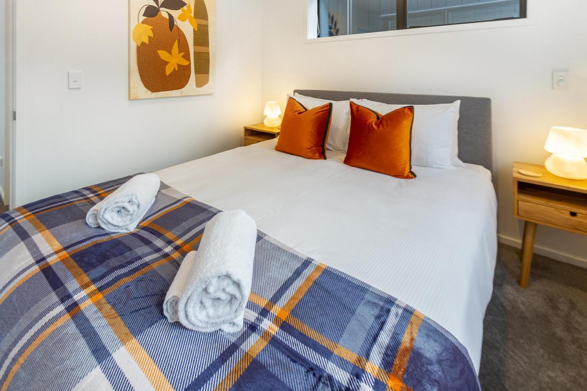 Cashel Street Hideaway 2 Bed 2 Bath Apartment ไครสต์เชิร์ช ภายนอก รูปภาพ