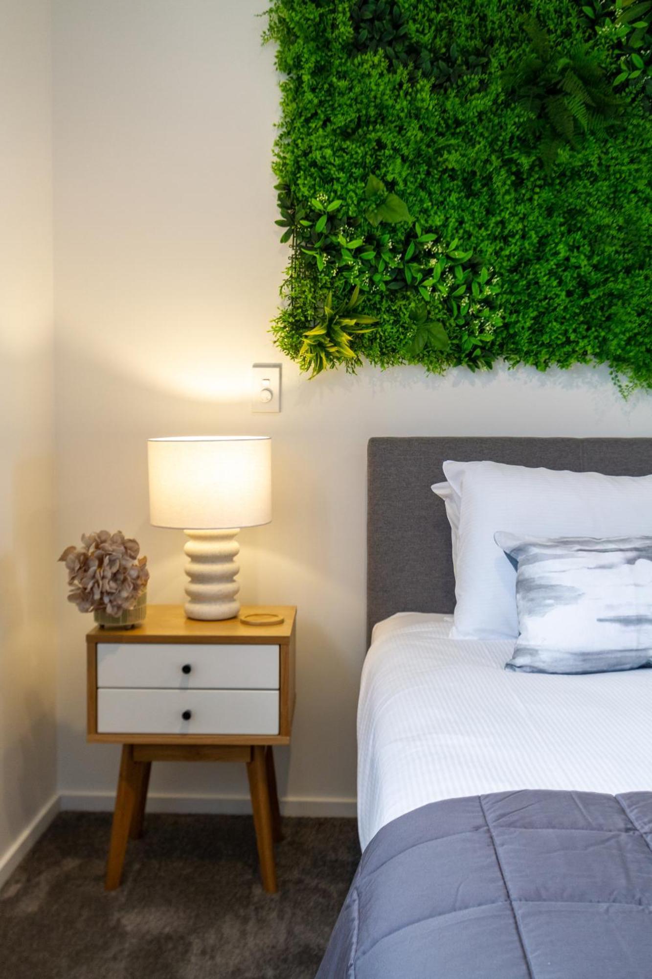 Cashel Street Hideaway 2 Bed 2 Bath Apartment ไครสต์เชิร์ช ภายนอก รูปภาพ